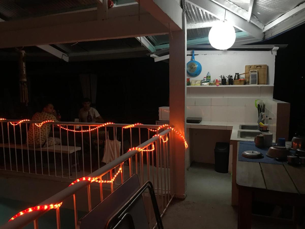 Hostel Lions Mambajao Exterior photo