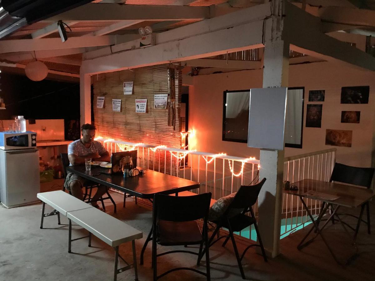 Hostel Lions Mambajao Exterior photo