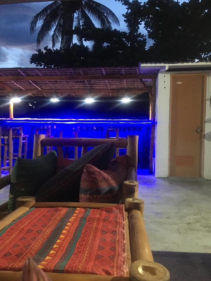 Hostel Lions Mambajao Exterior photo